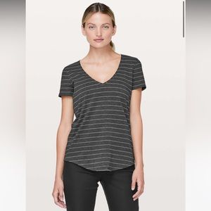 Lululemon Love Tee V
Short Serve Stripe Heathered Black White